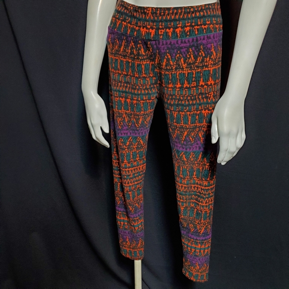LuLaRoe Pants - LuLaRoe Patterned Leggings